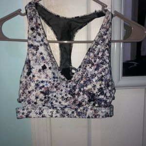 VS star pattern sports bra
